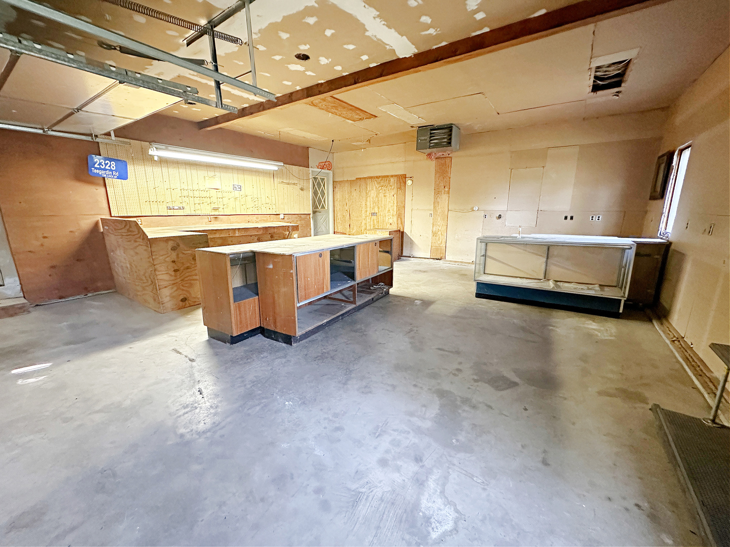 2328 Teegardin Road
