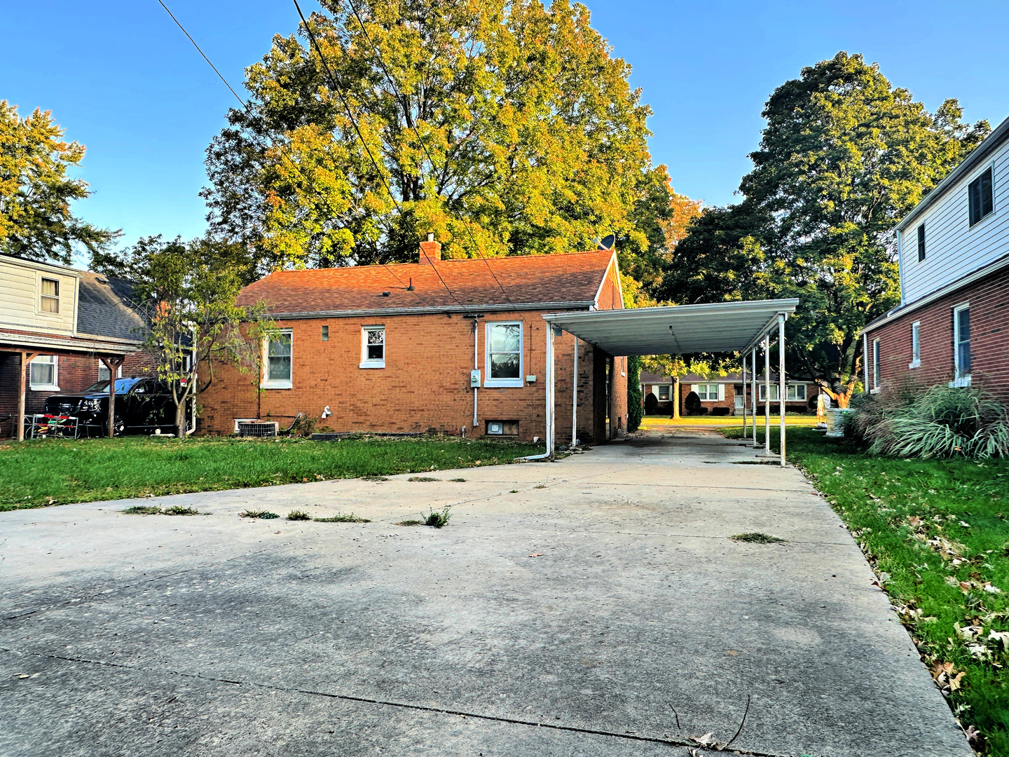 613 Boys Street