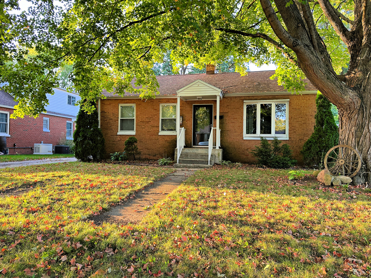 613 Boys Street