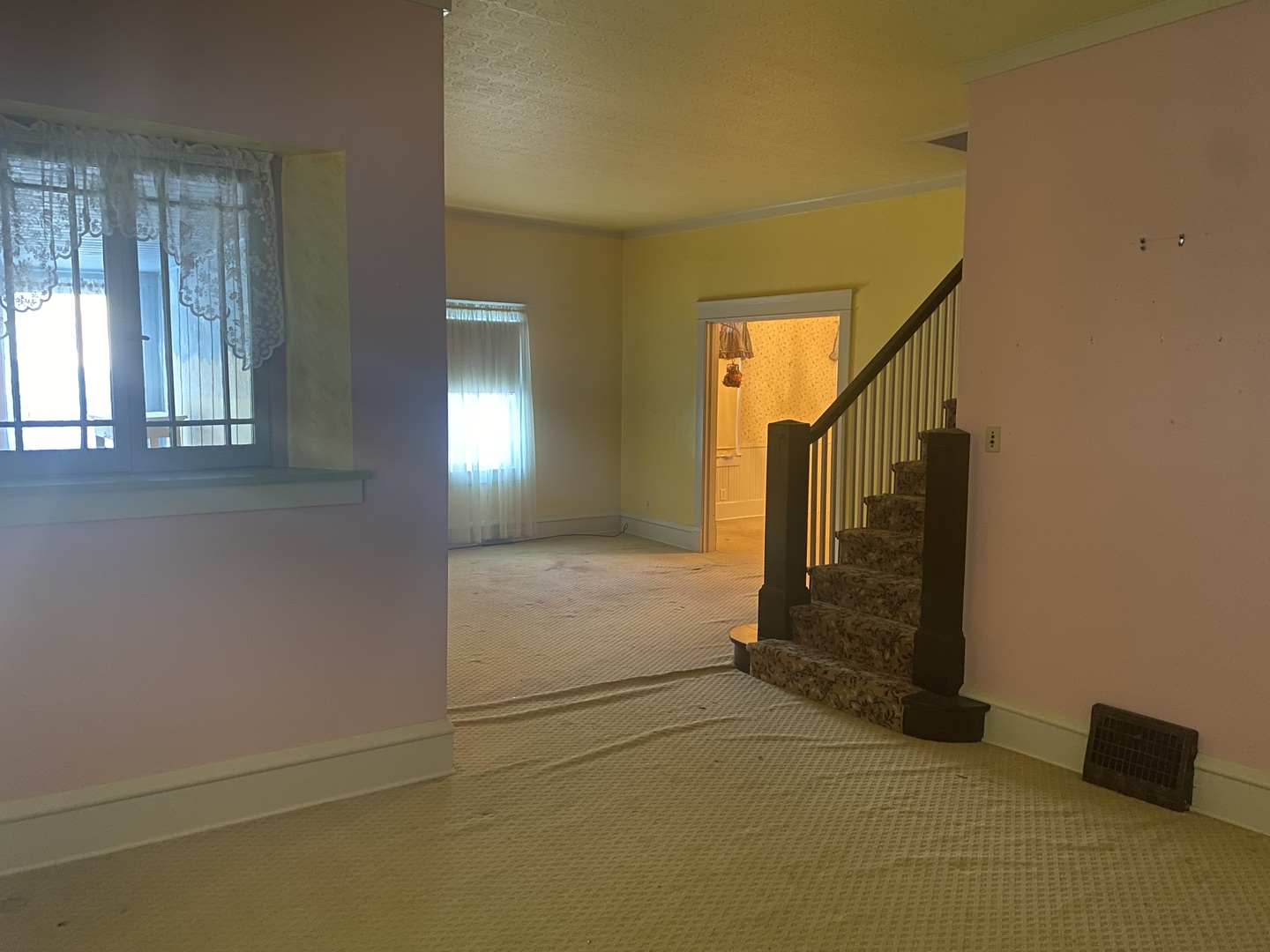 217 W 6th Street