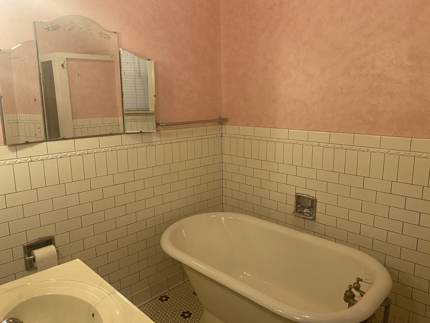 217 W 6th Street