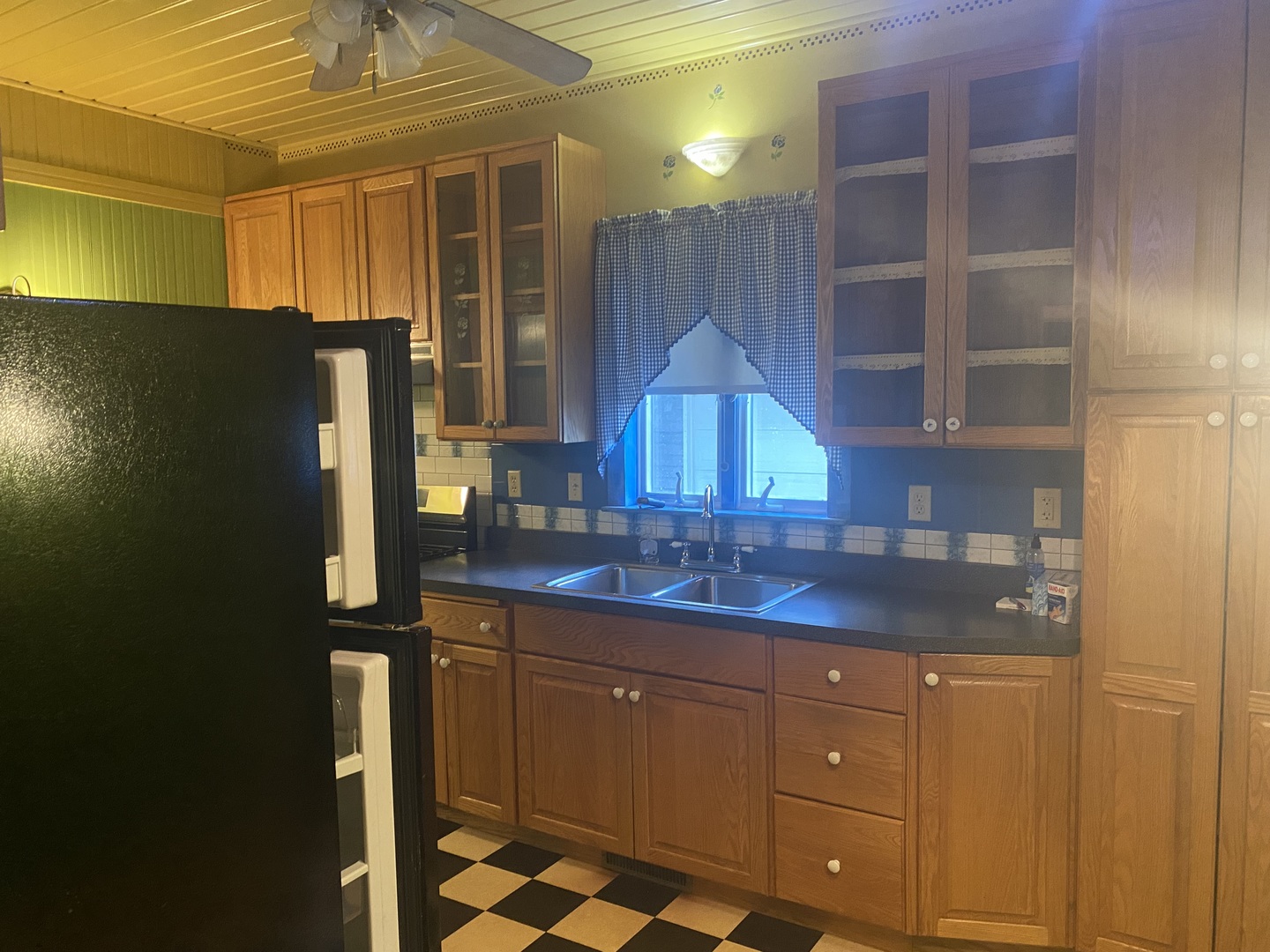 217 W 6th Street