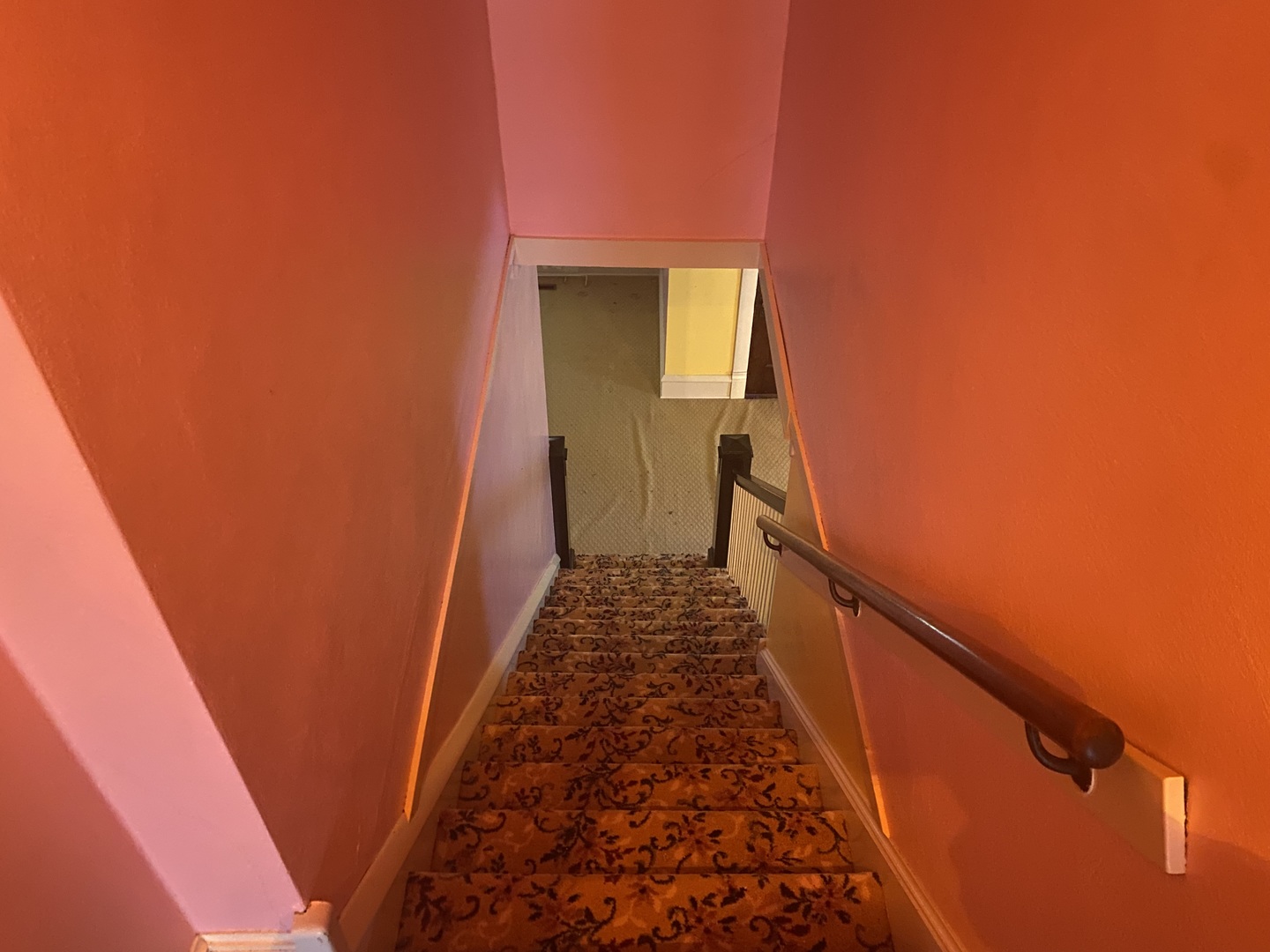 217 W 6th Street
