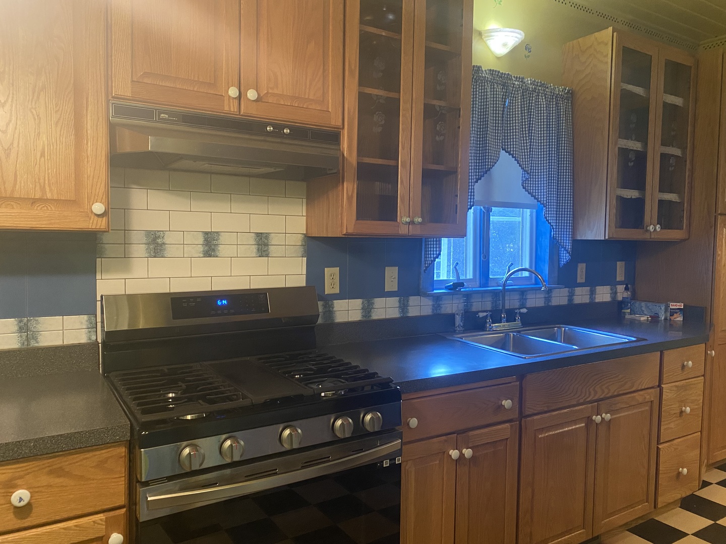 217 W 6th Street