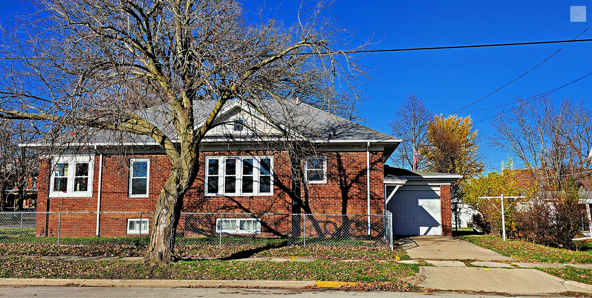 511 S Bloomington Street