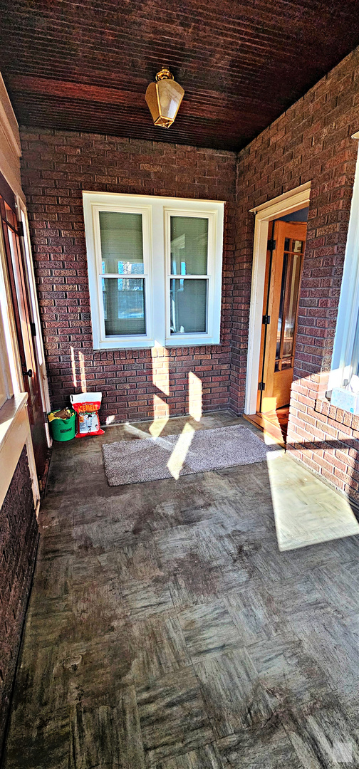511 S Bloomington Street