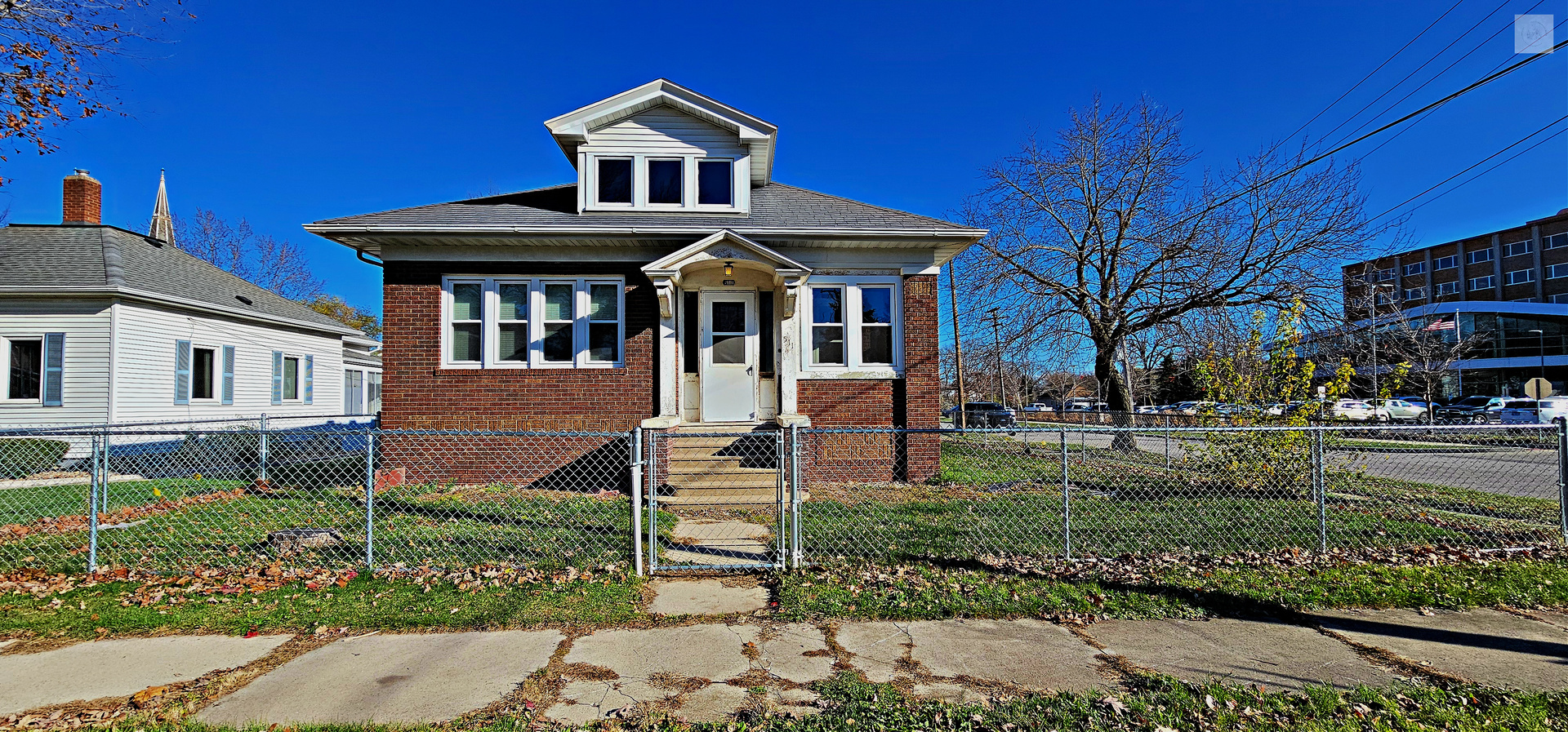 511 S Bloomington Street