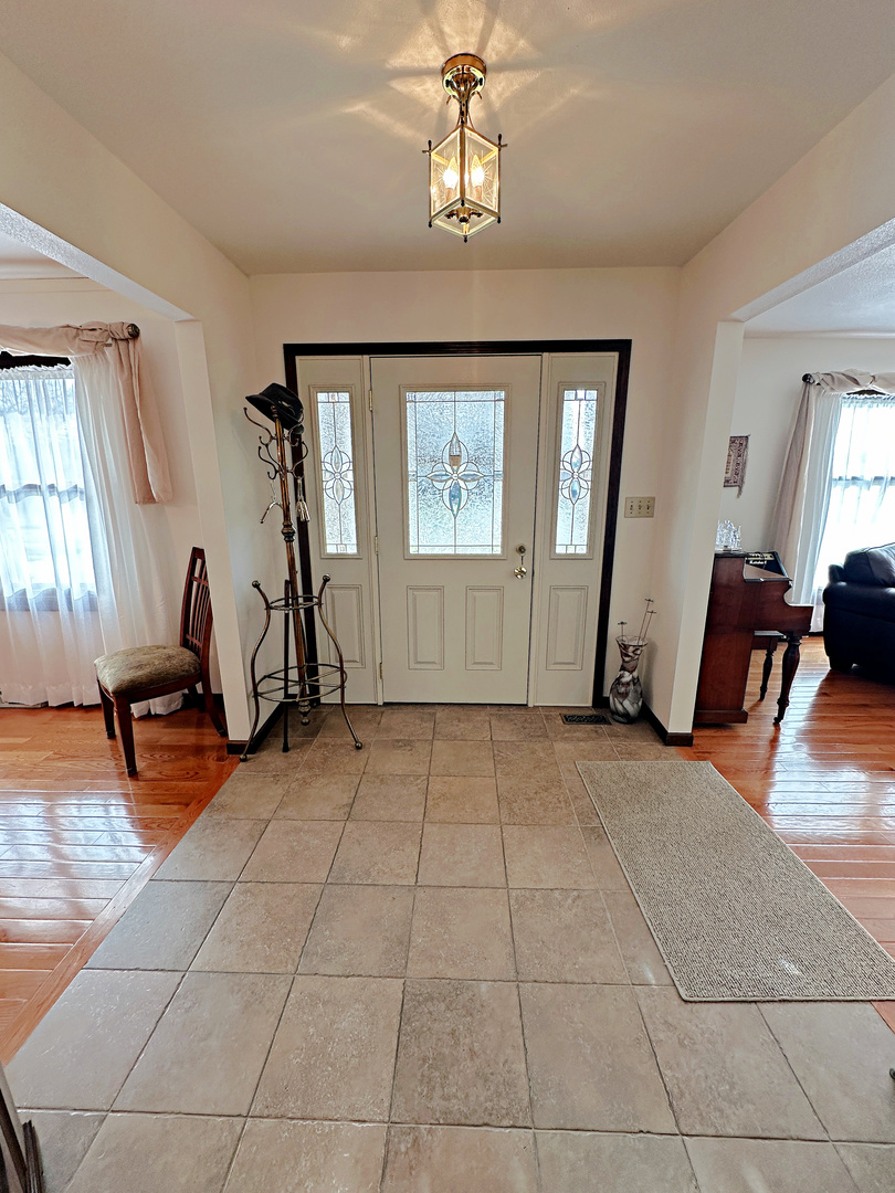 5 Liz Mar Place