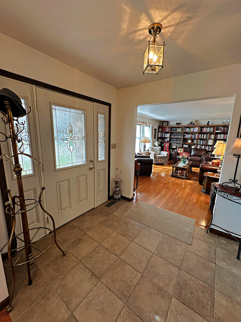 5 Liz Mar Place