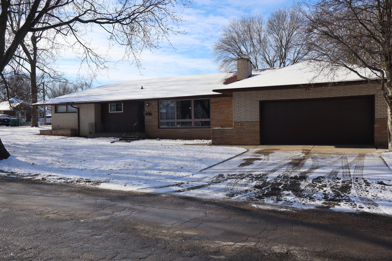 1202 Van Buren Street