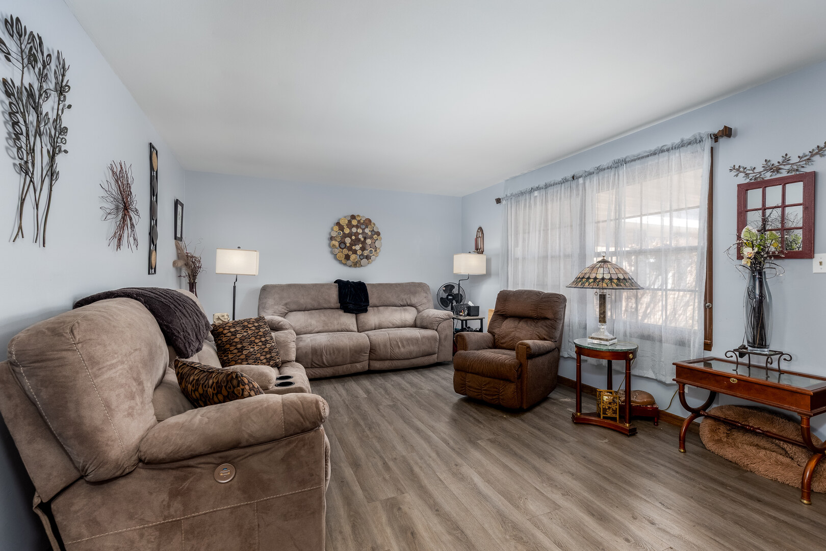 27 Oakbrook Drive