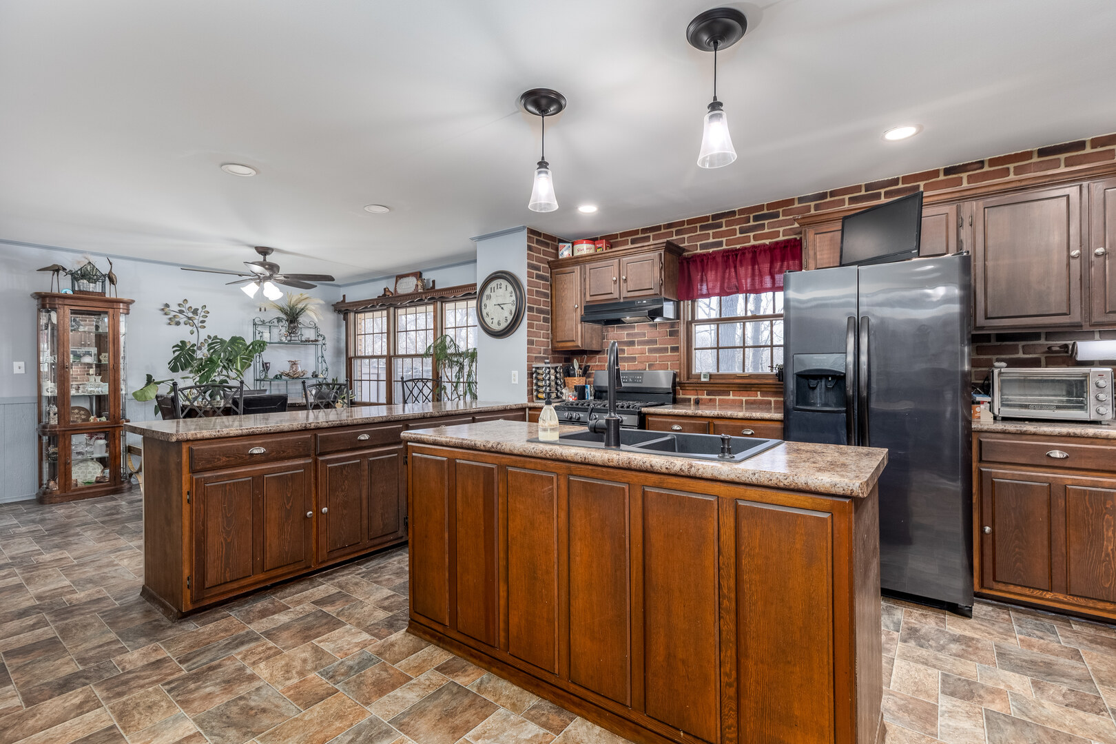 27 Oakbrook Drive