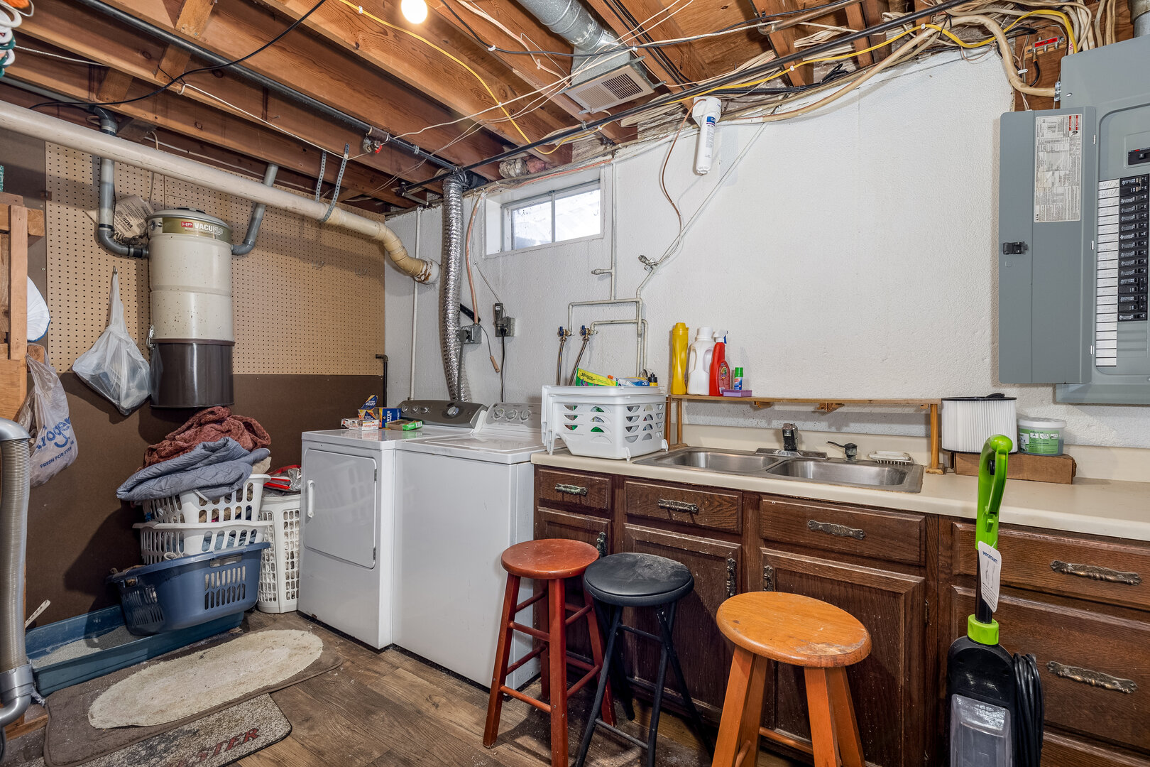 27 Oakbrook Drive