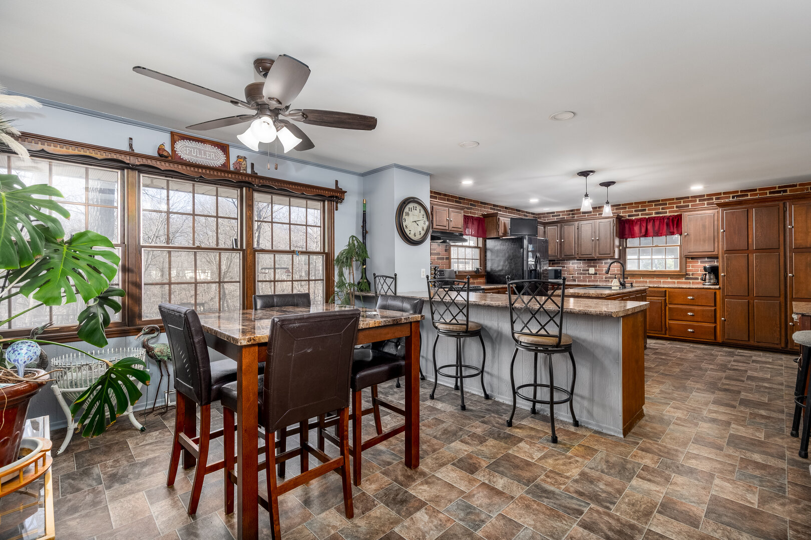 27 Oakbrook Drive