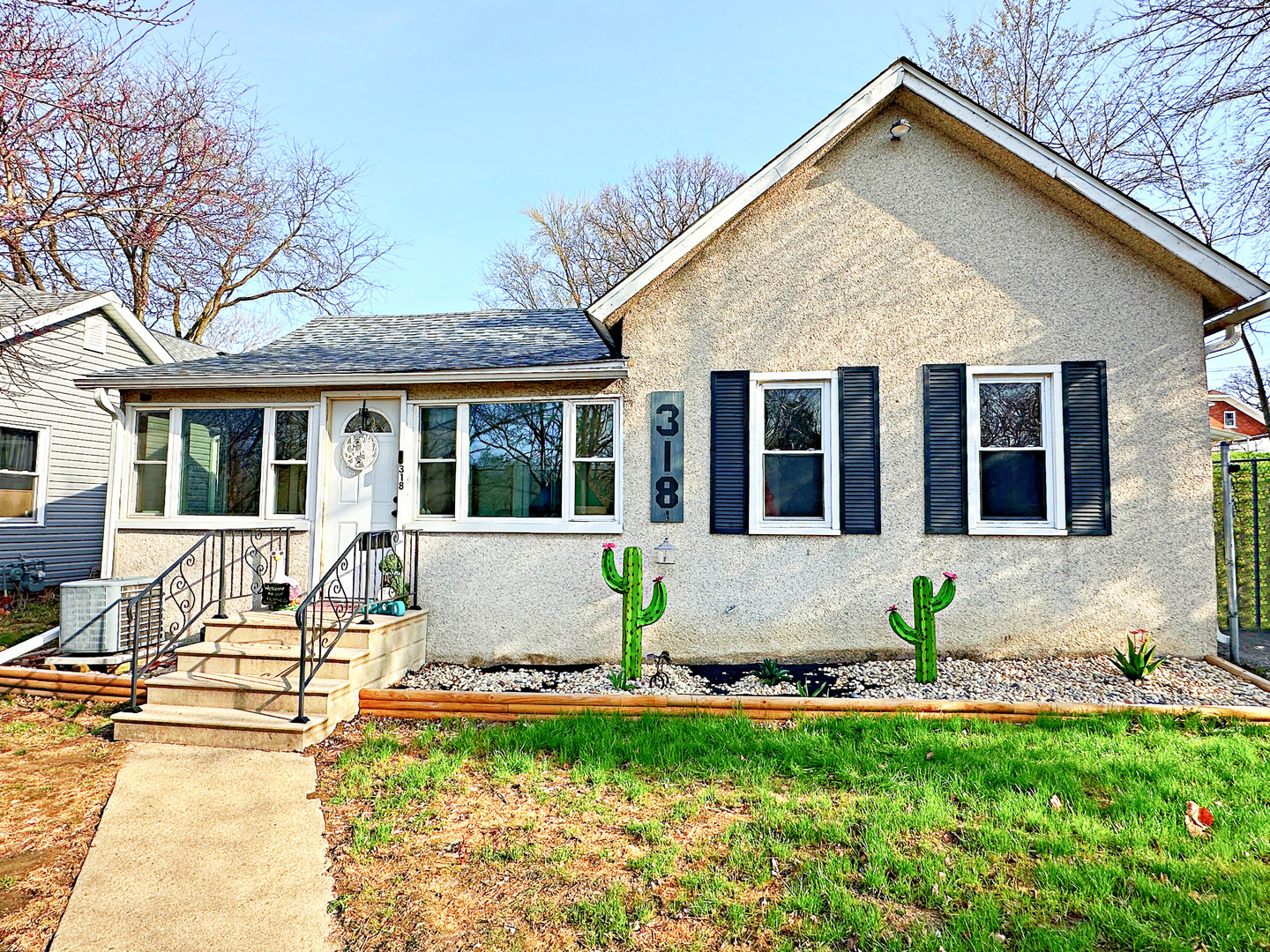 318 Court Street