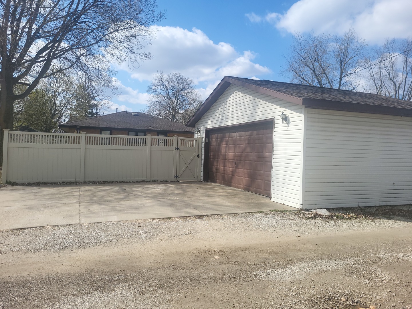 1110 E Elm Street