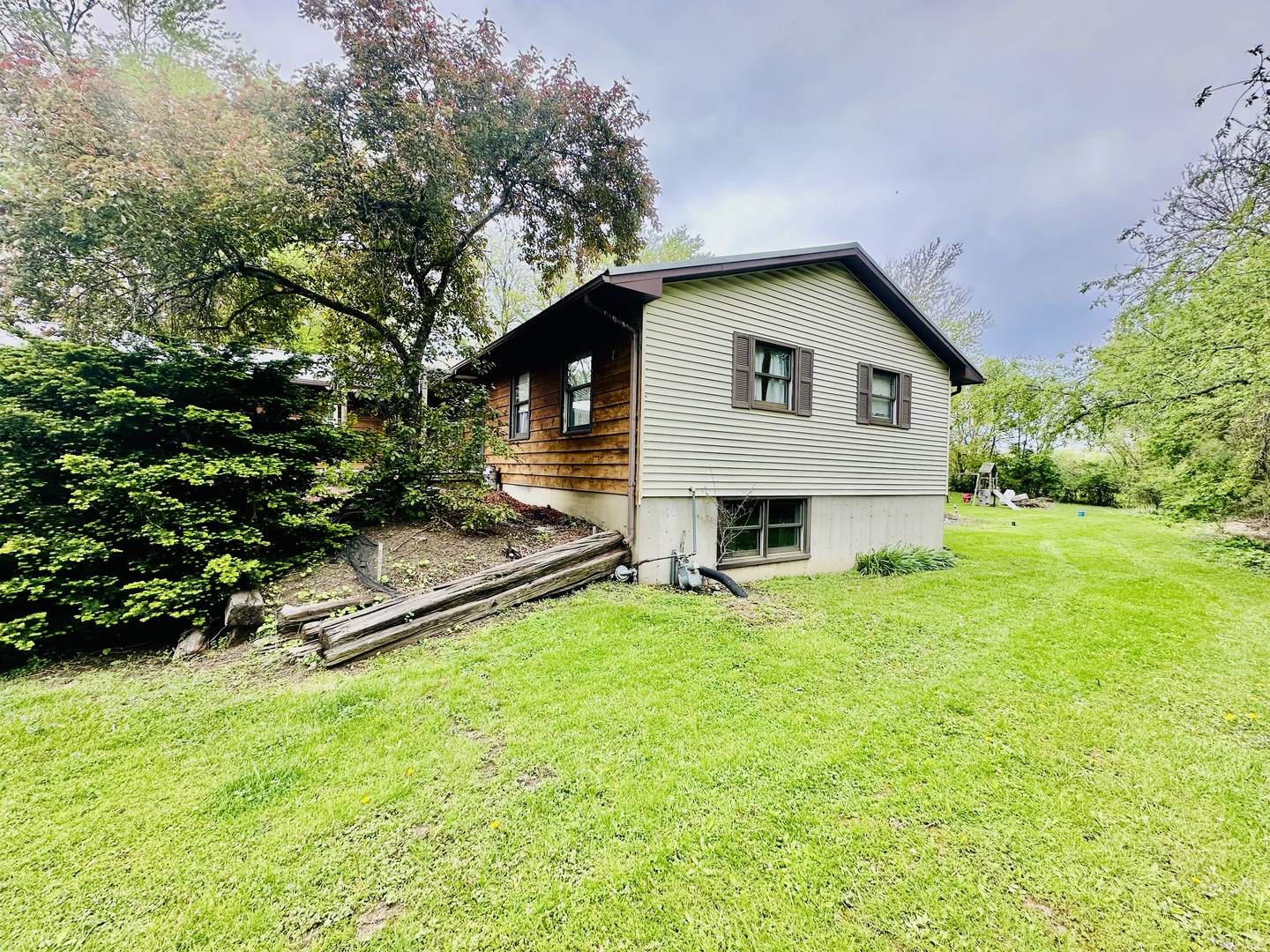 1310 E 15th Road
