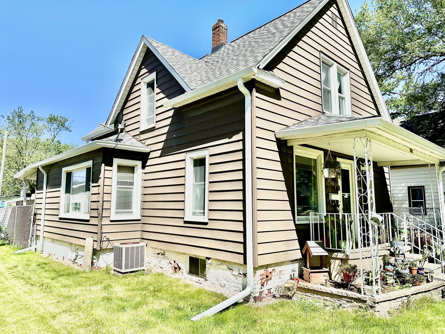 210 N Colorado Avenue