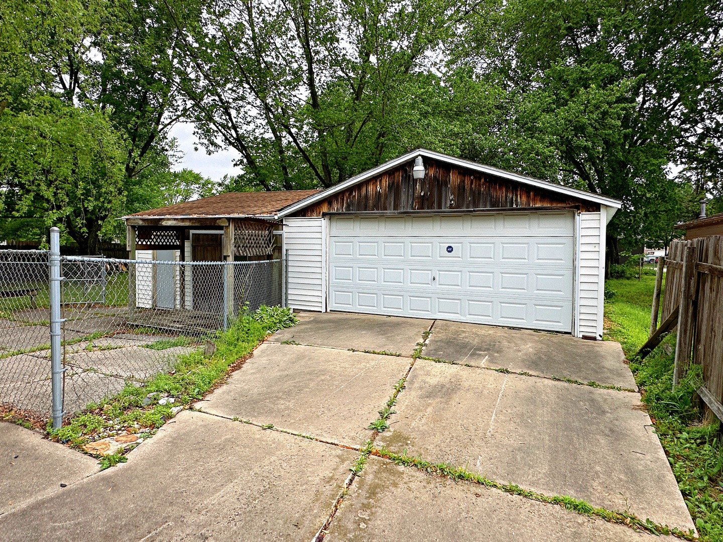 1312 E Broadway Street