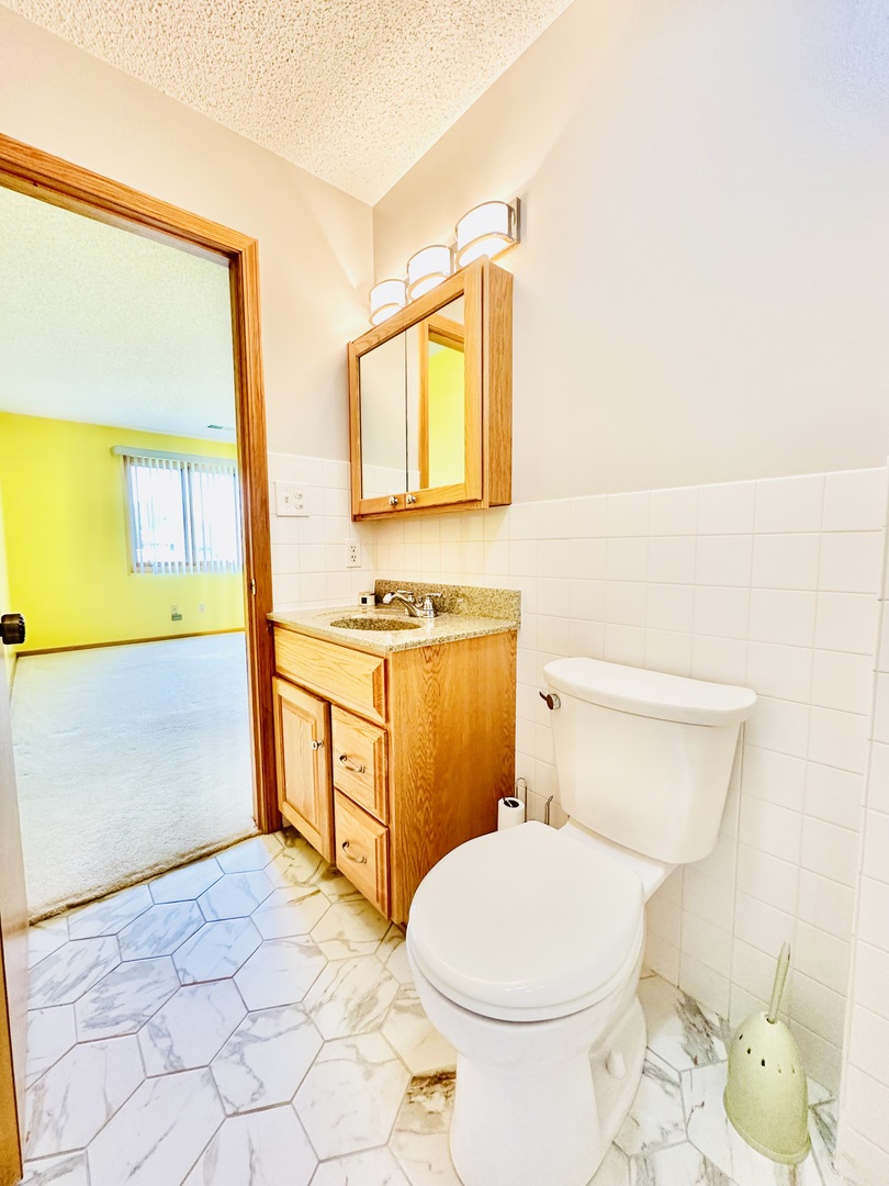 550 Golf Road Unit: 1B