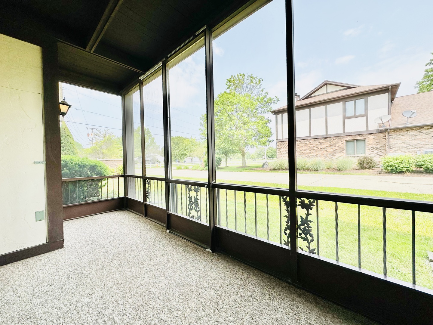 550 Golf Road Unit: 1B