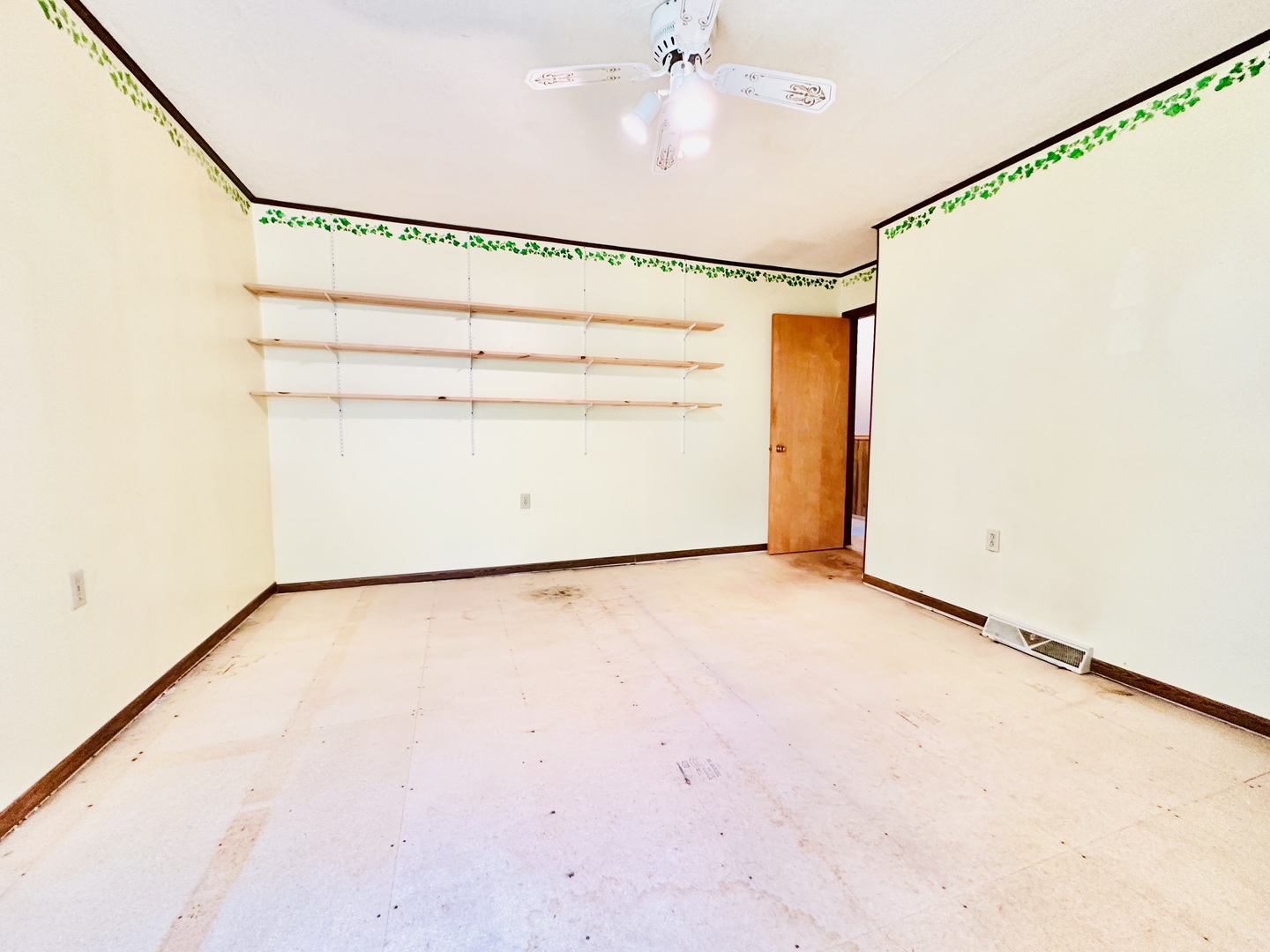 112 W Kent Street