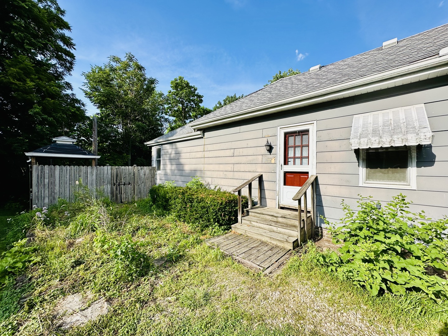 112 W Kent Street