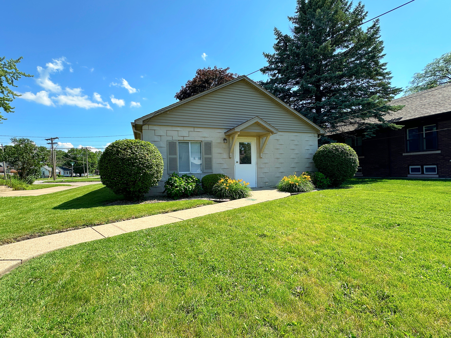 1124 E Main Street