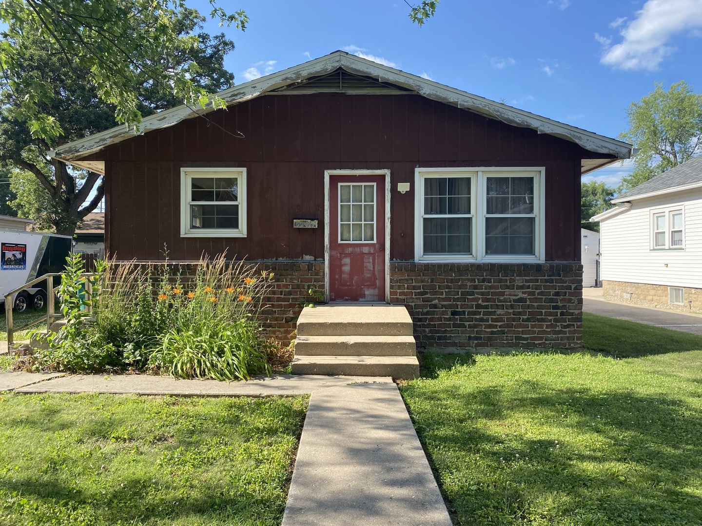 218 W 10th Street