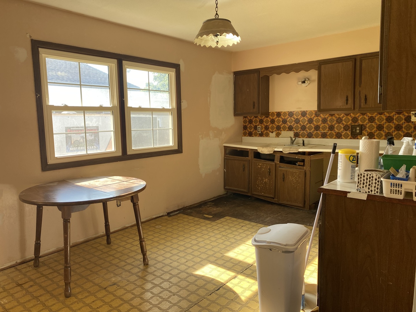 218 W 10th Street