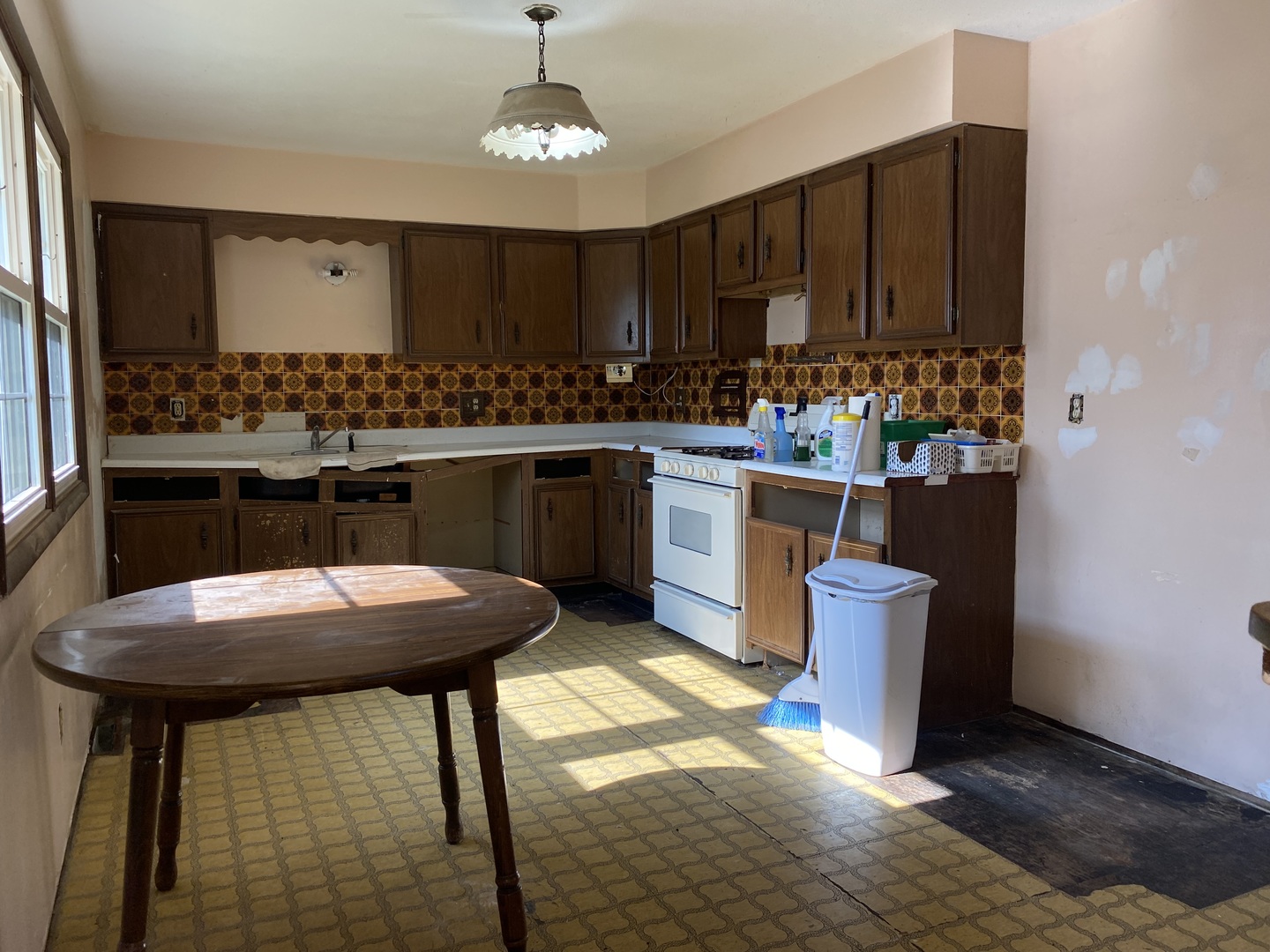 218 W 10th Street