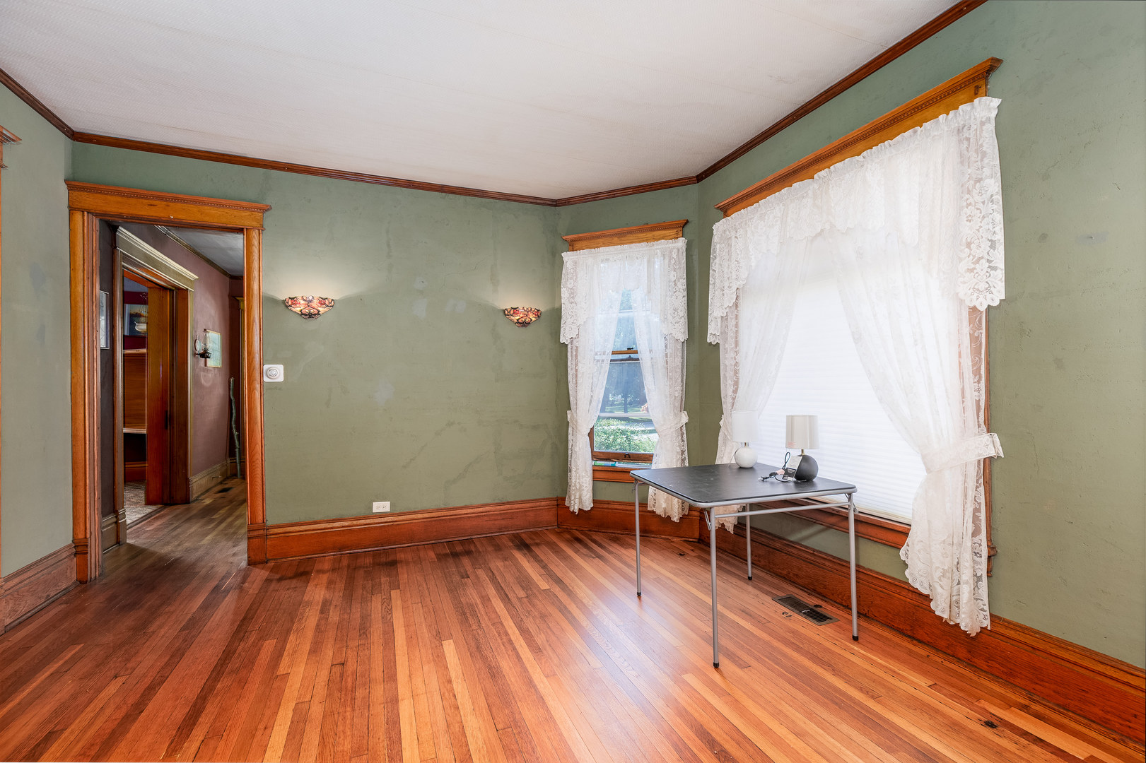 303 N Walnut Street
