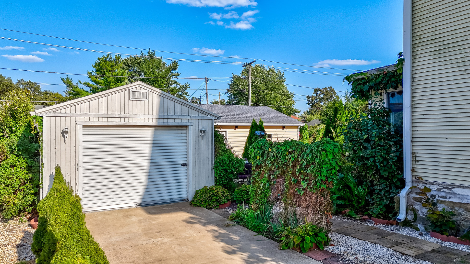 303 N Walnut Street