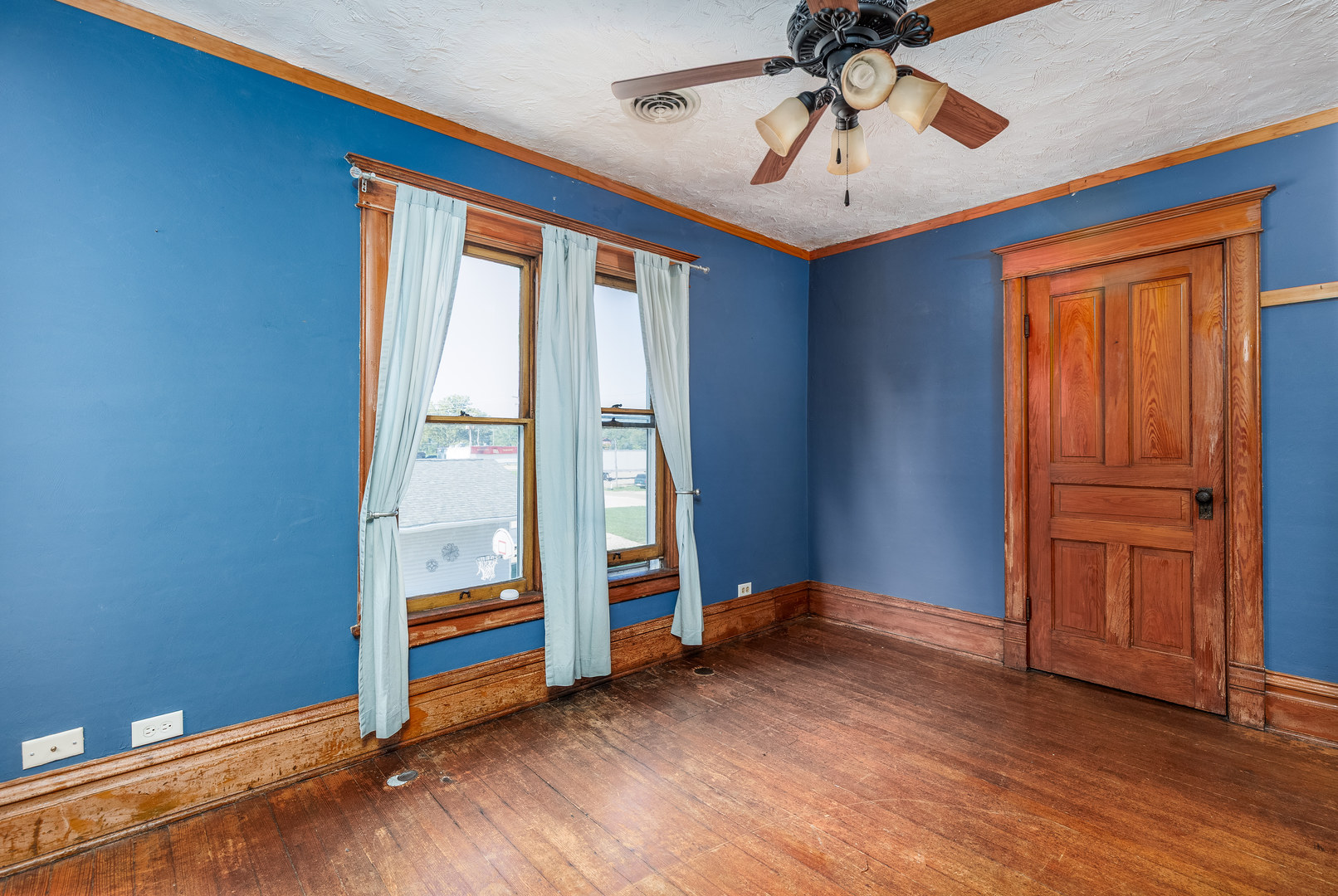 303 N Walnut Street