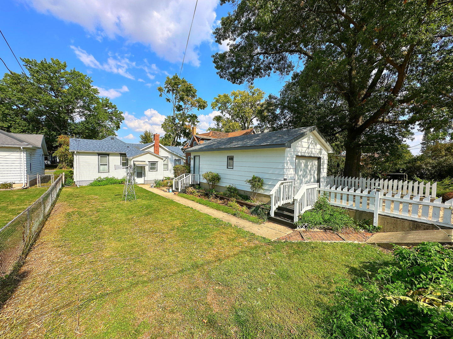 107 W Larue Street