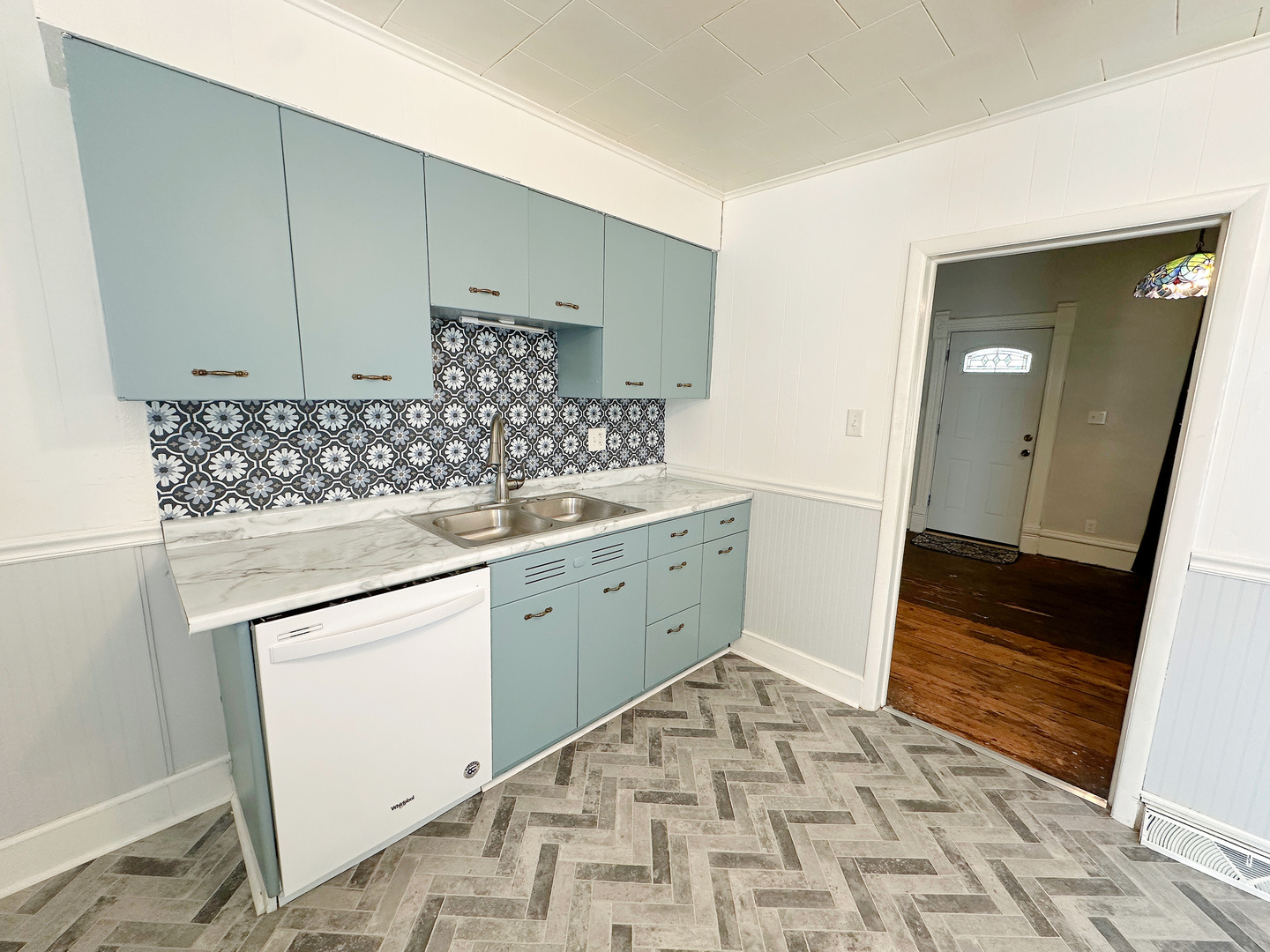 107 W Larue Street