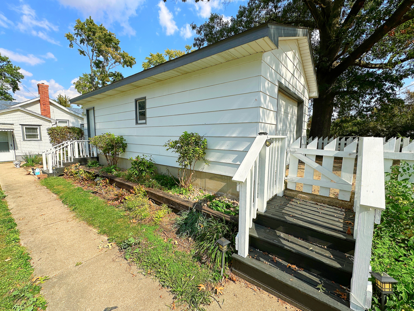 107 W Larue Street
