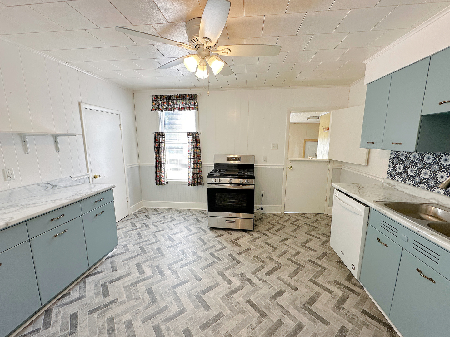 107 W Larue Street