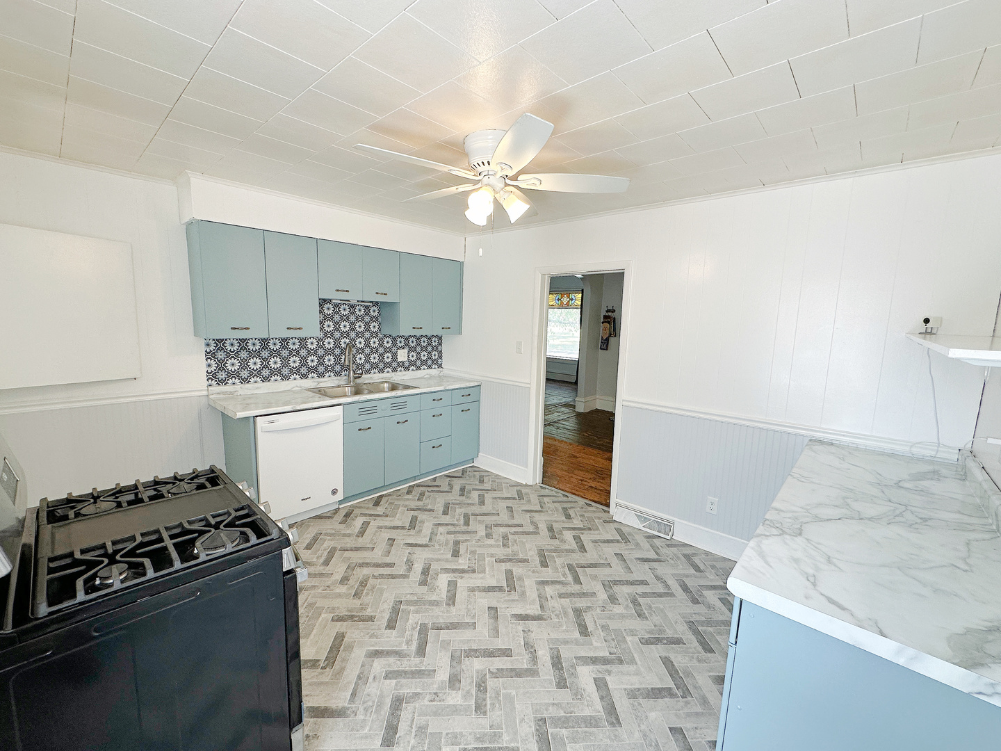 107 W Larue Street