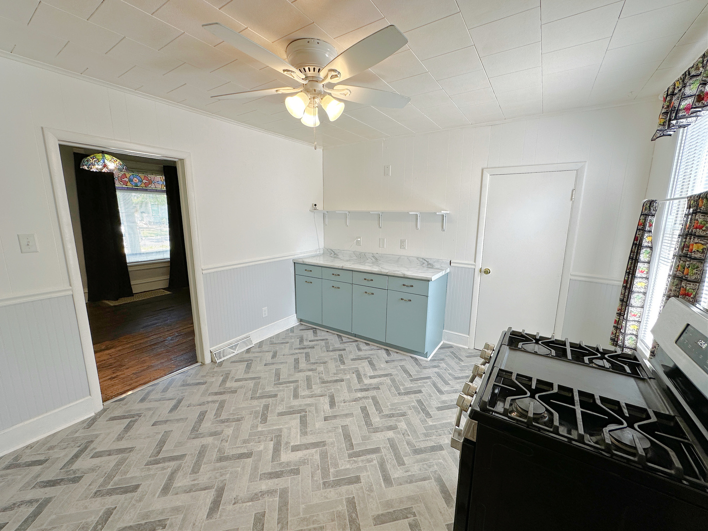 107 W Larue Street