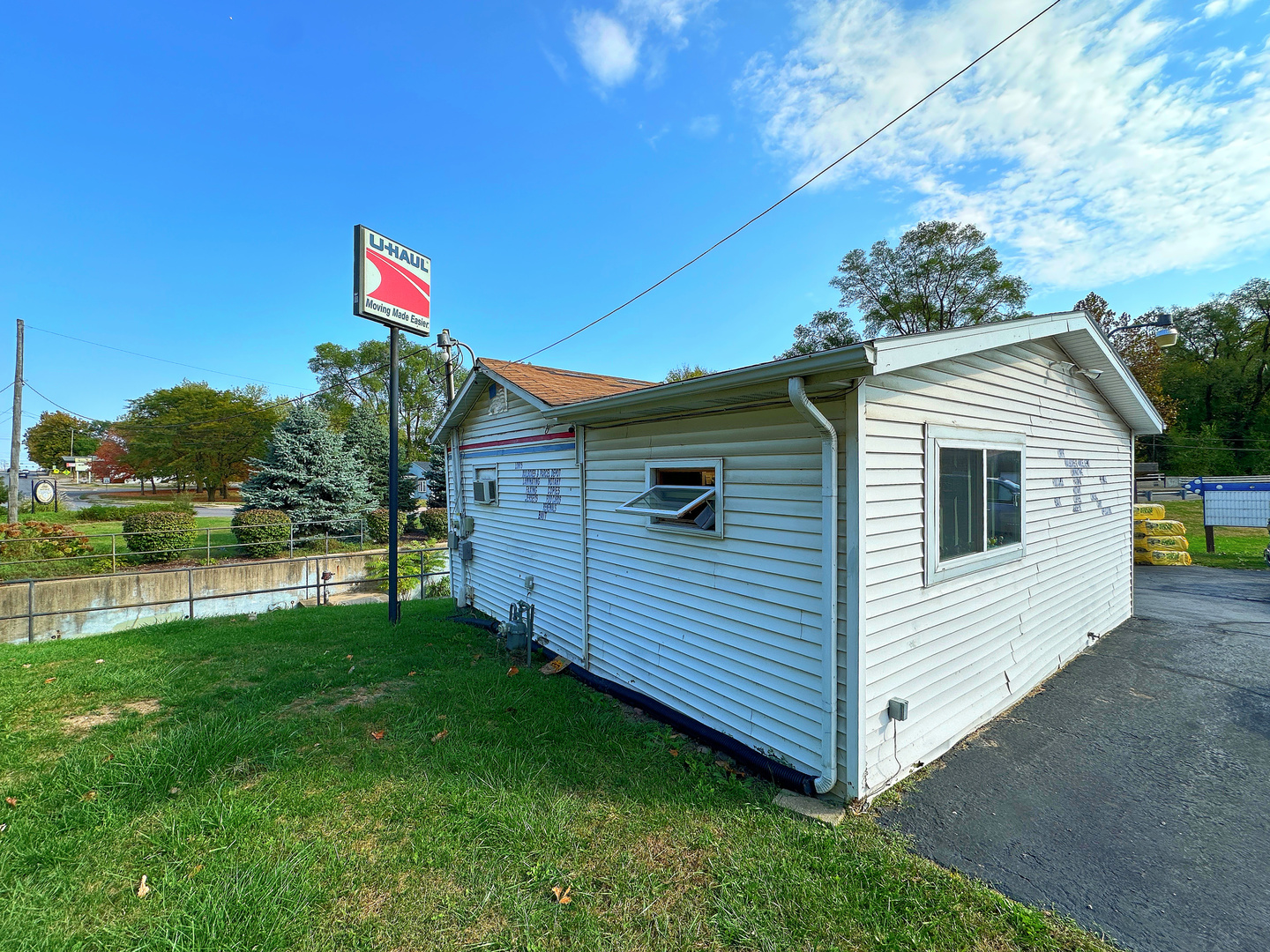 1215 N Bloomington Street