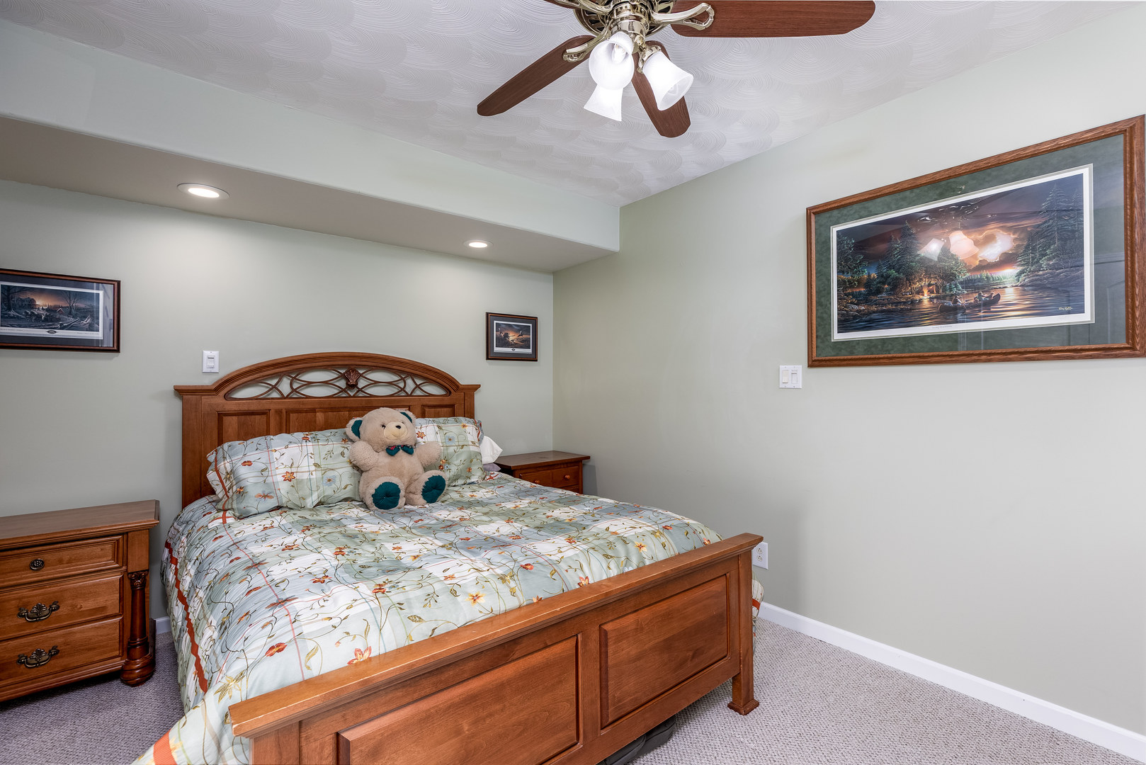 605 Pinetree Road