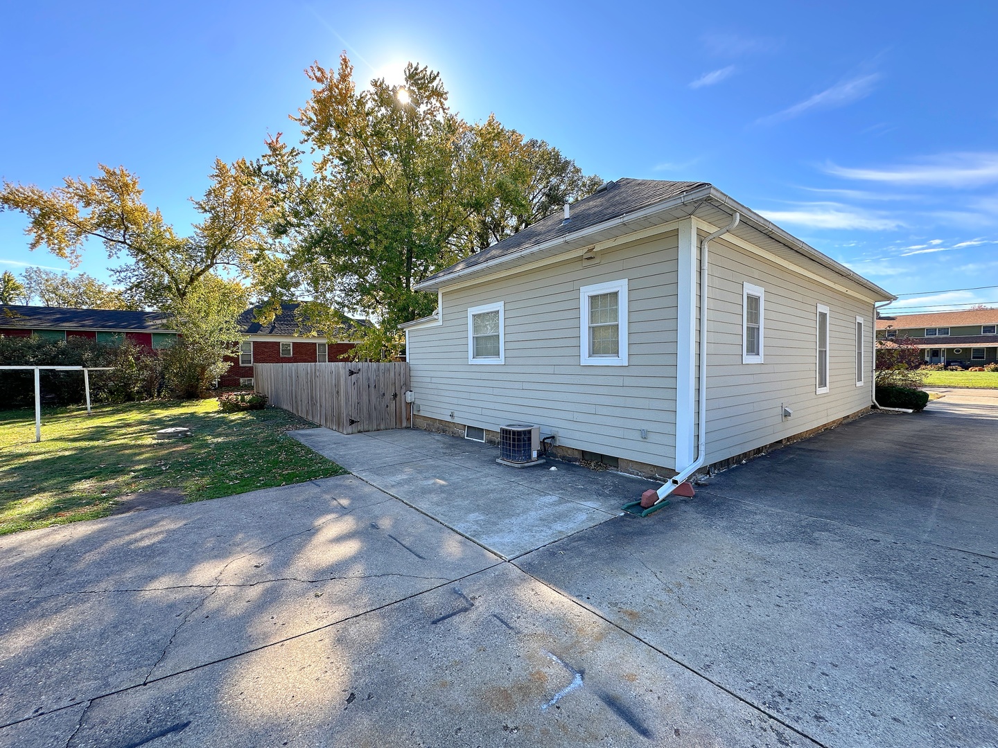 1609 S Bloomington Street