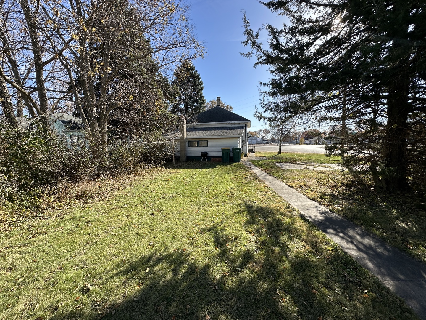904 E Bridge Street