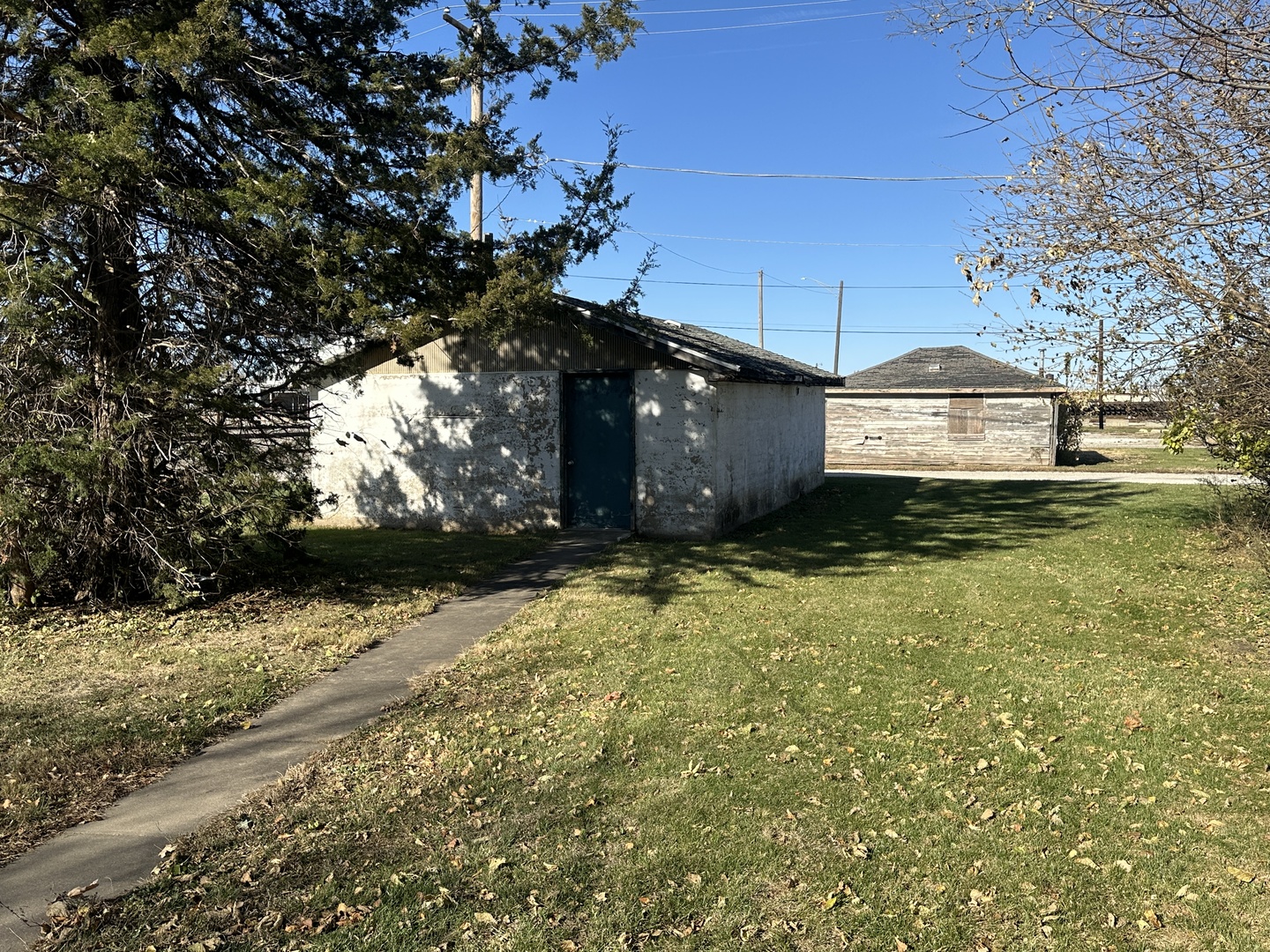 904 E Bridge Street