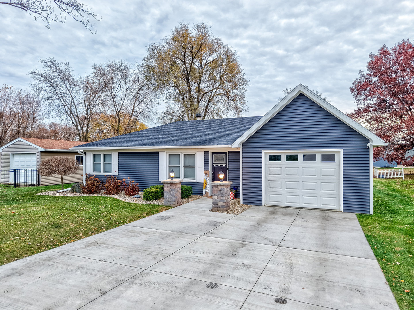 1409 Little Main Street
