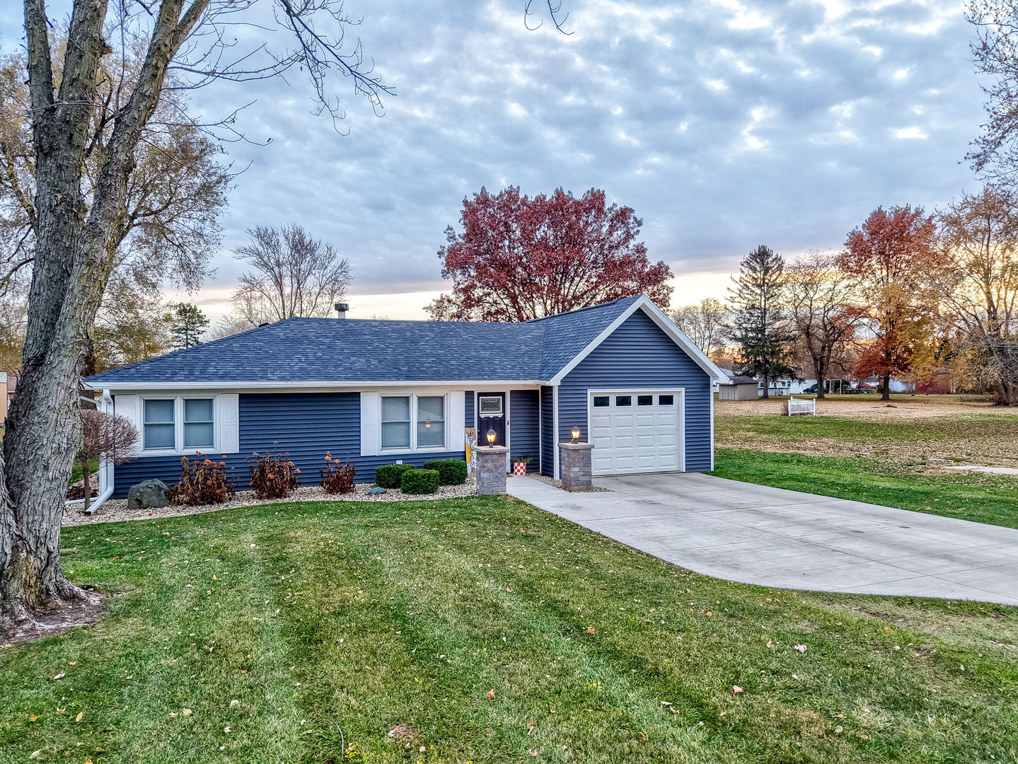 1409 Little Main Street