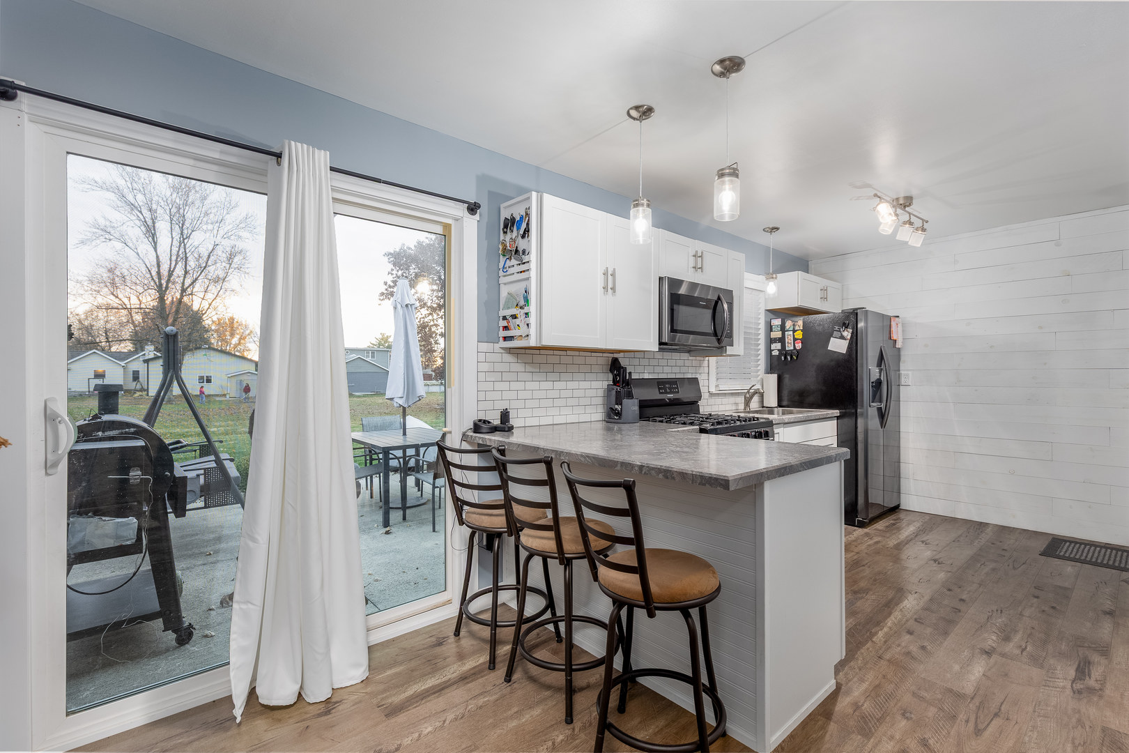 1409 Little Main Street
