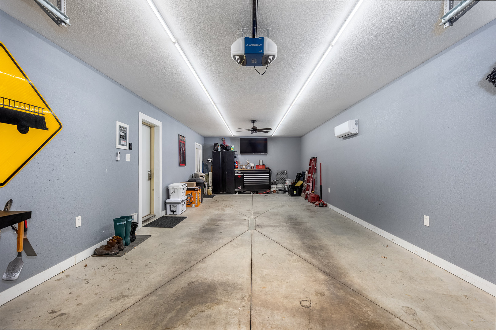 1409 Little Main Street