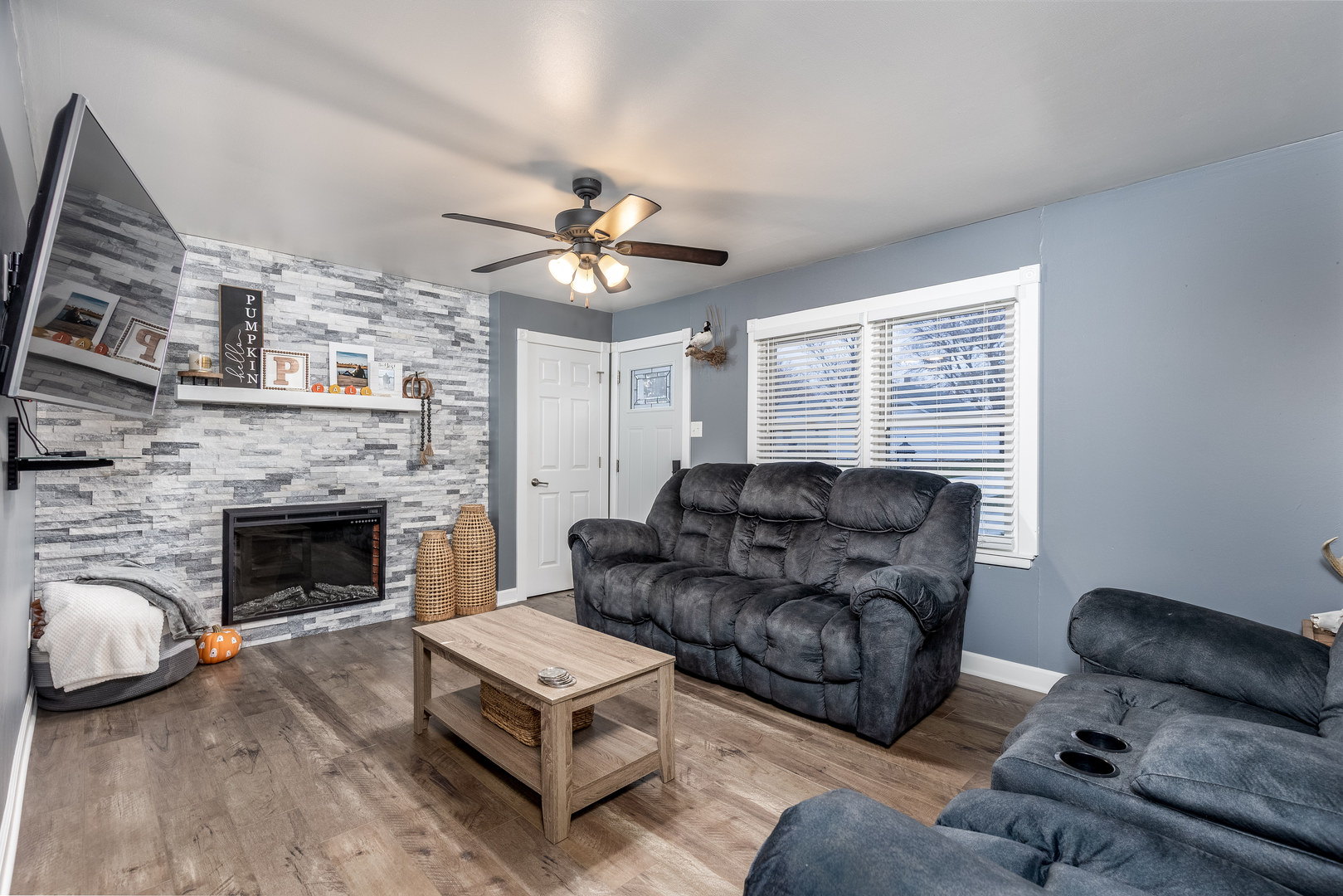 1409 Little Main Street